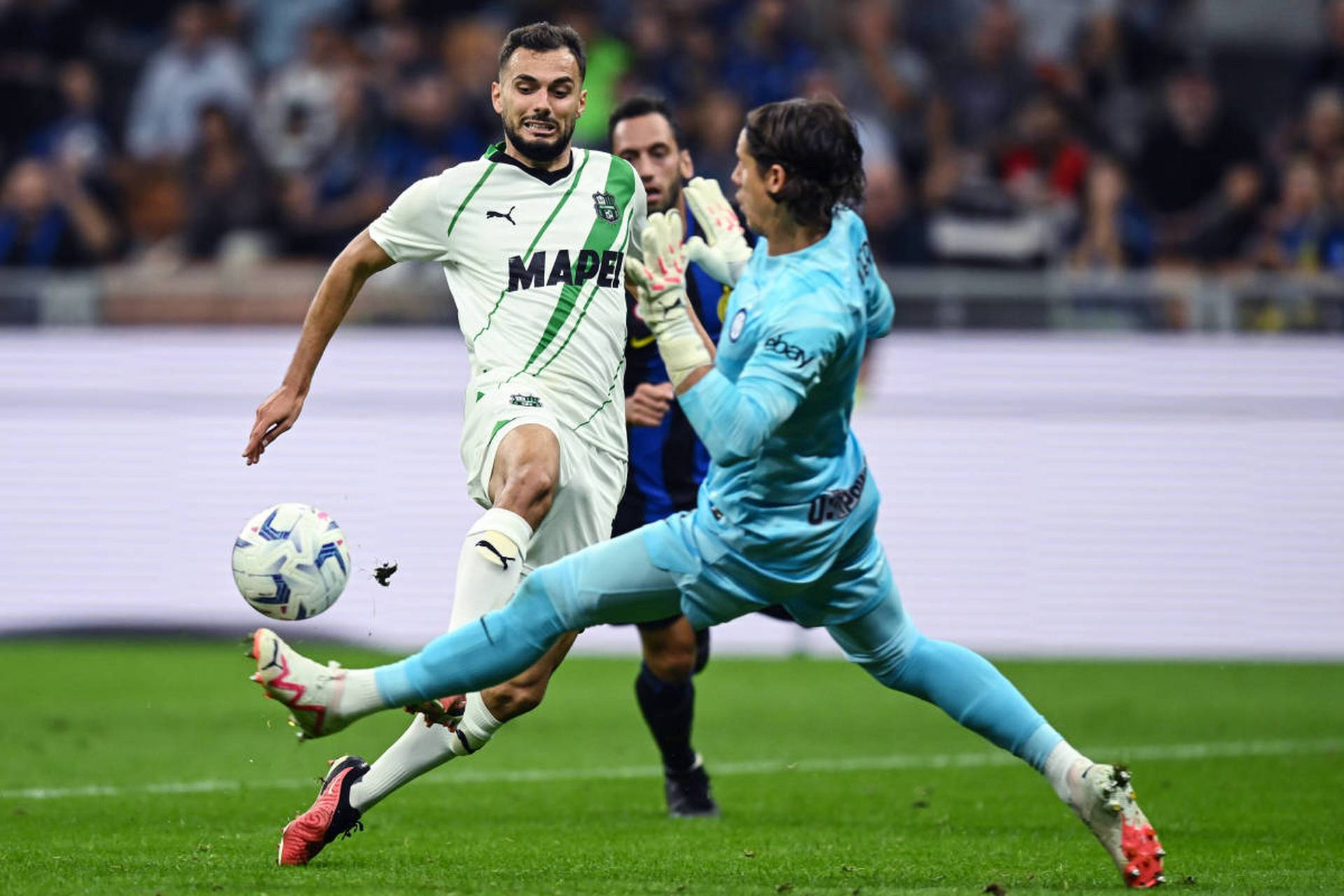 爱游戏网页版包含那不勒斯训练开放日，今晨主帅复盘引欢呼，德国杯在即，阵容厚度经受考验的词条